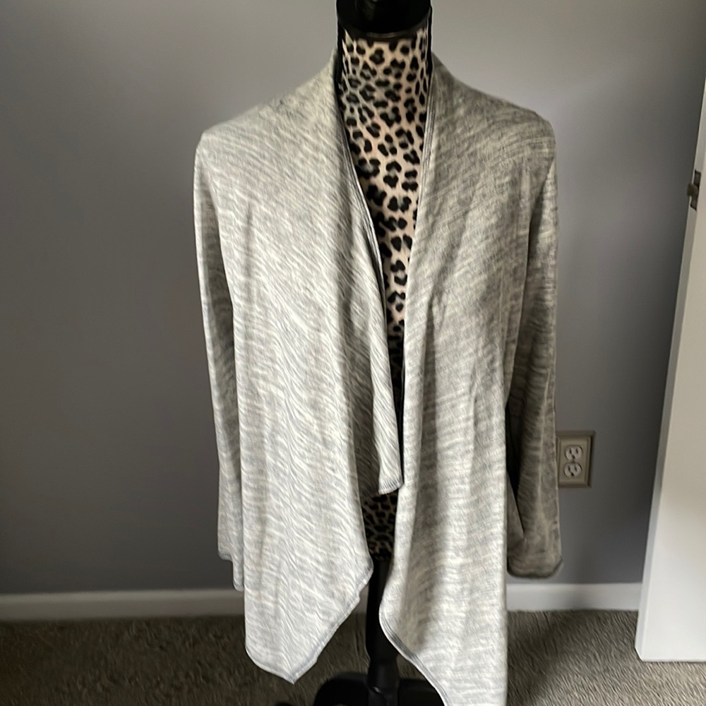 Gray thin cardigan sweater with scalloped front